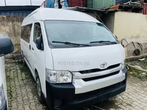 Toyota HiAce 2013 White