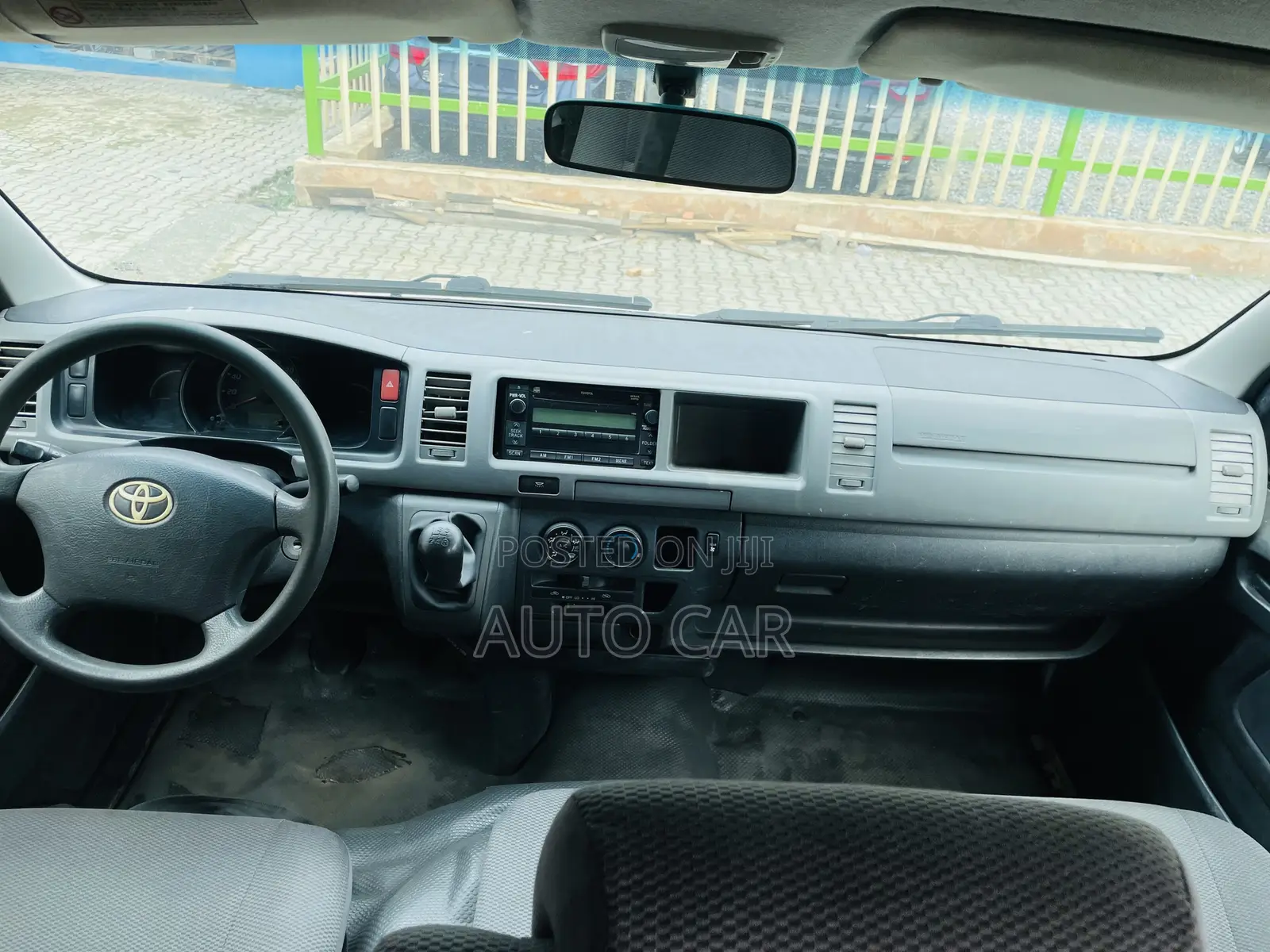 Toyota HiAce 2013 White