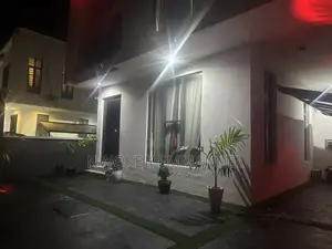 5 Bedroom Shortlet Apartment