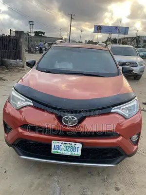 Toyota RAV4 2017 Orange