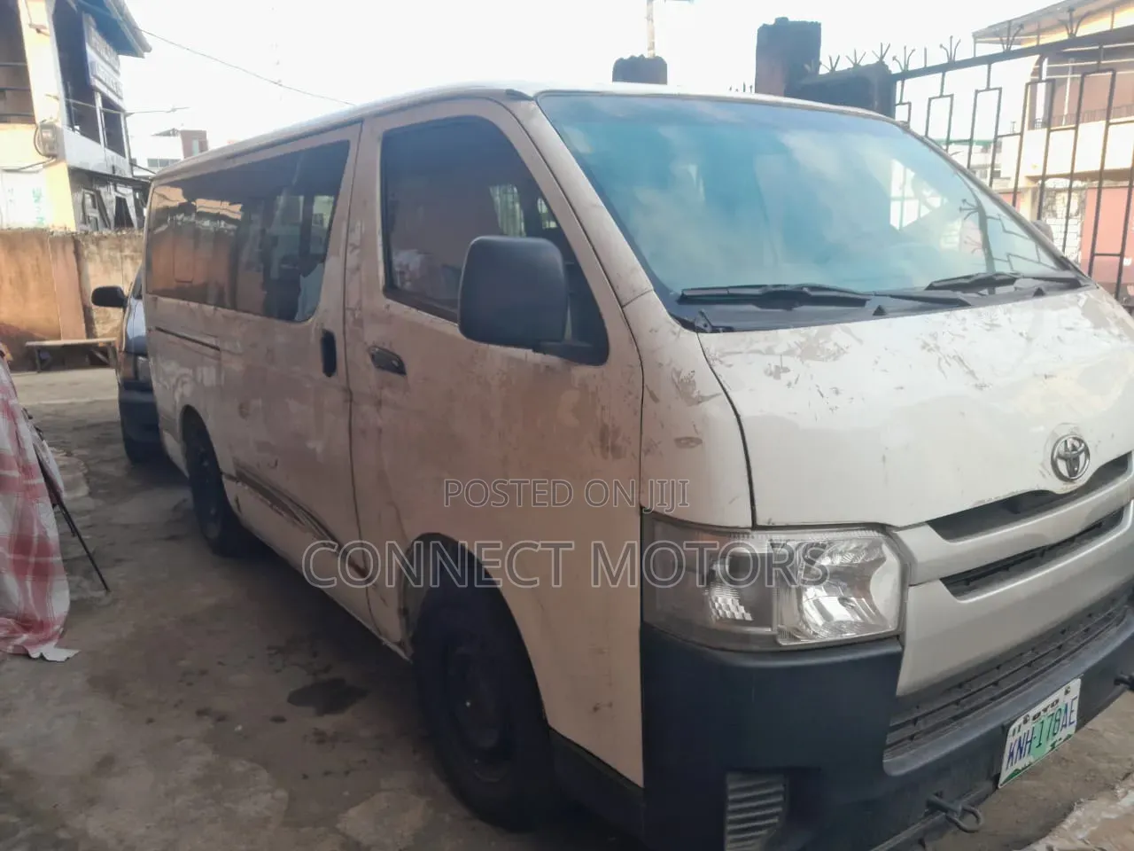 Toyota HiAce 2011 White