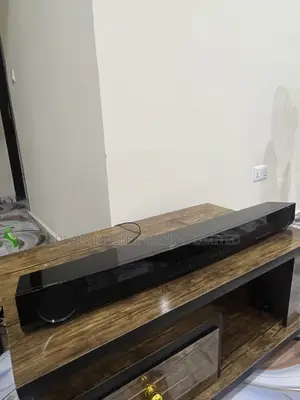 UK Used-New All-in-One Yamaha Sounbar With Powerful Built-in Subwoofer