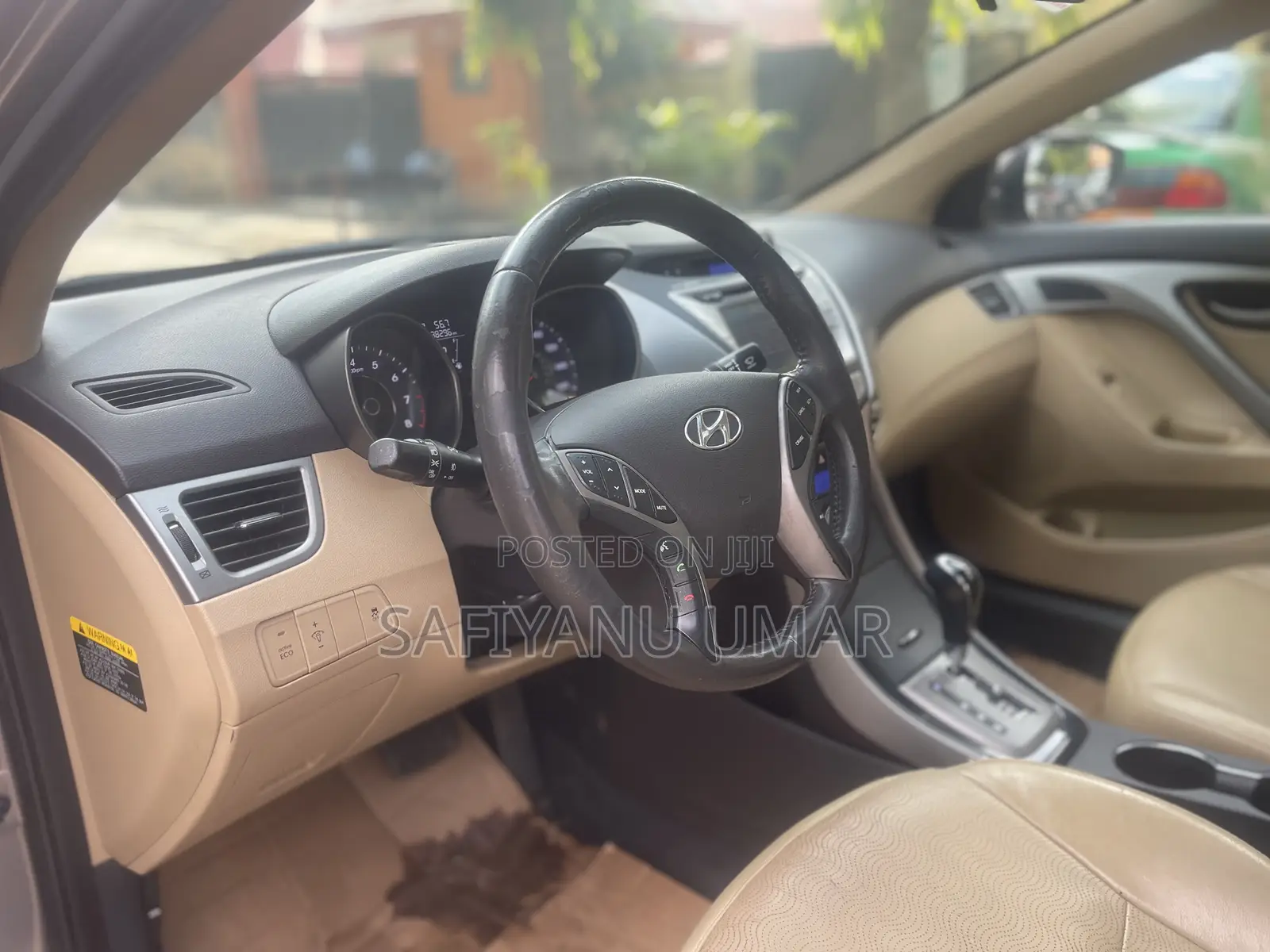 Hyundai Elantra 2012