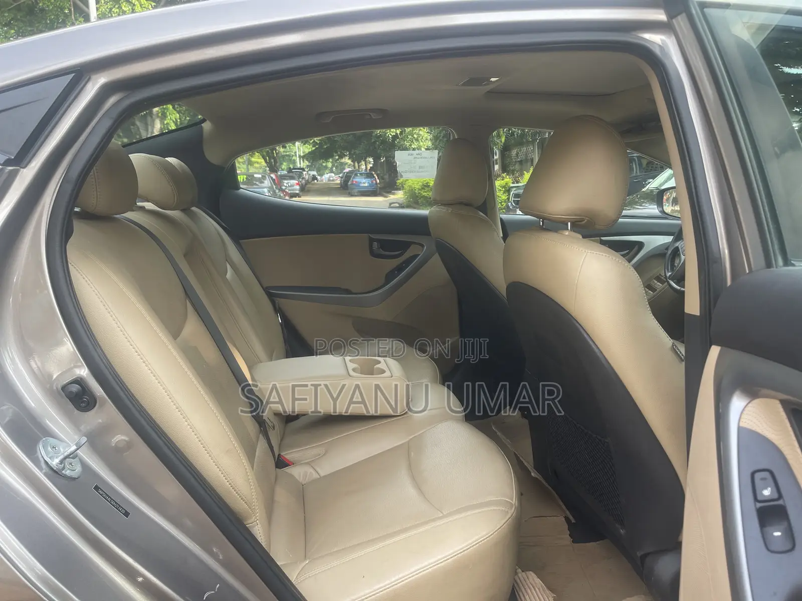 Hyundai Elantra 2012