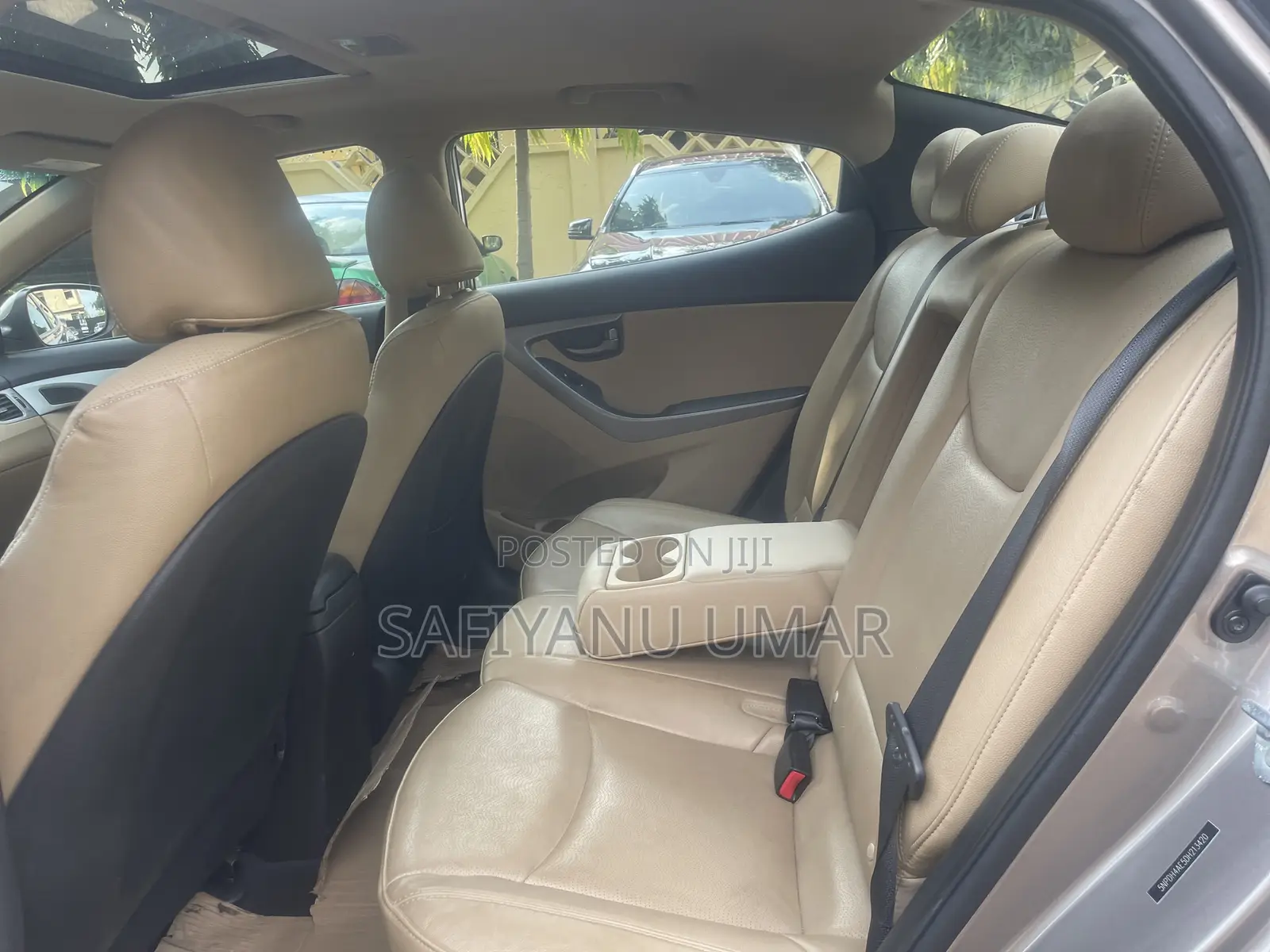 Hyundai Elantra 2012