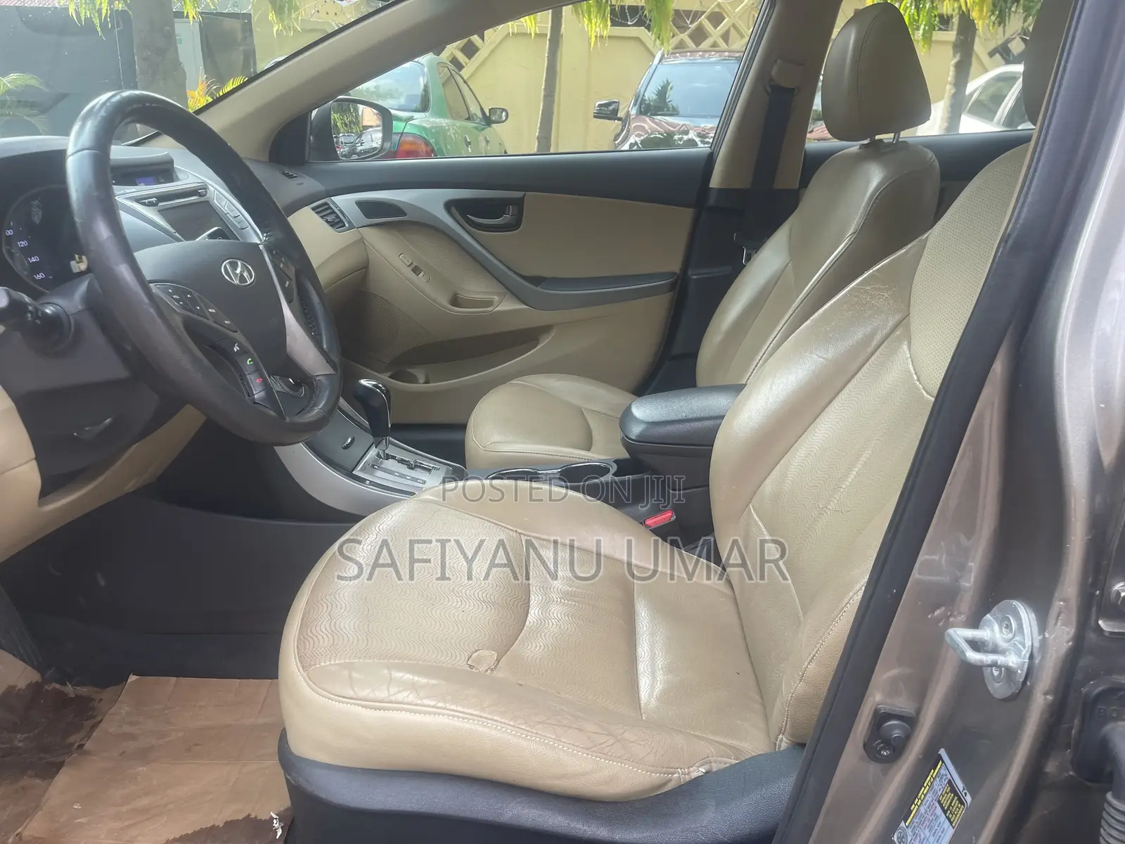 Hyundai Elantra 2012