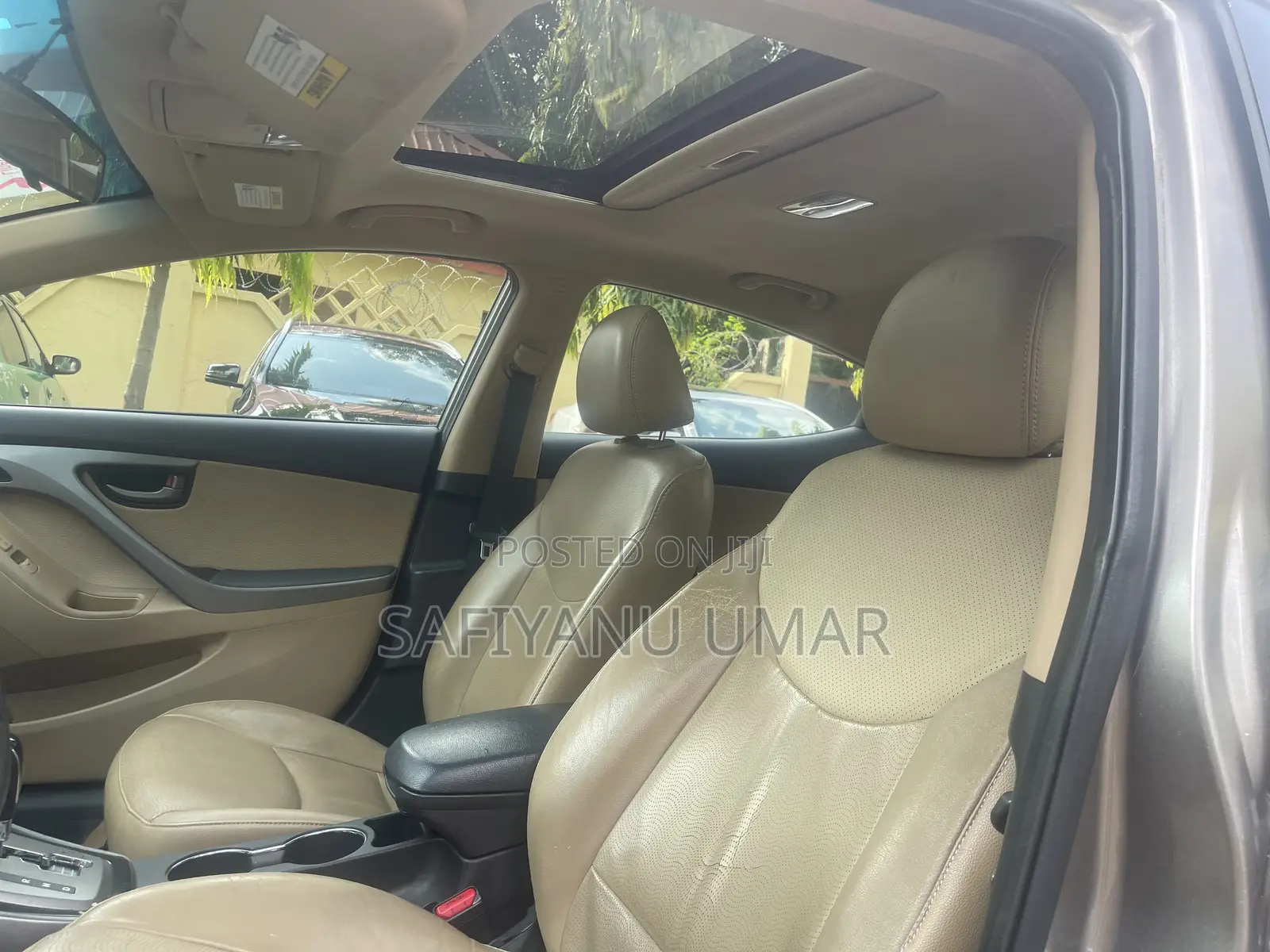 Hyundai Elantra 2012