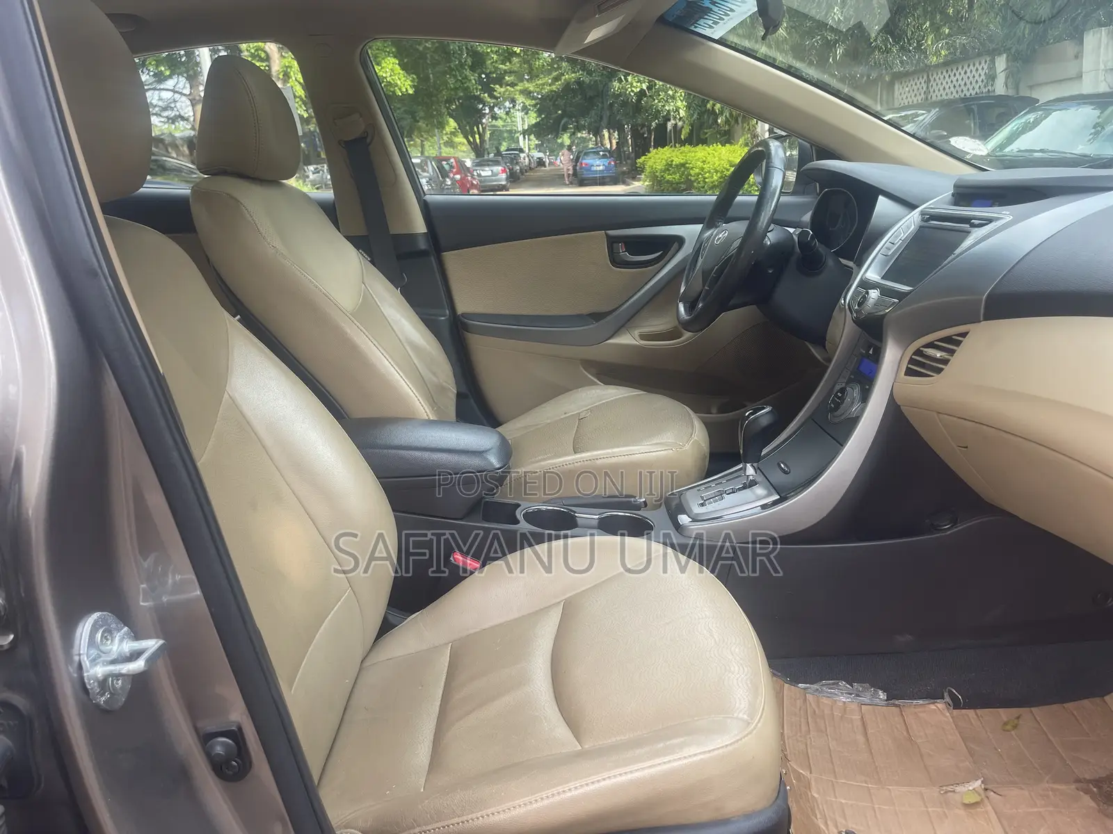 Hyundai Elantra 2012