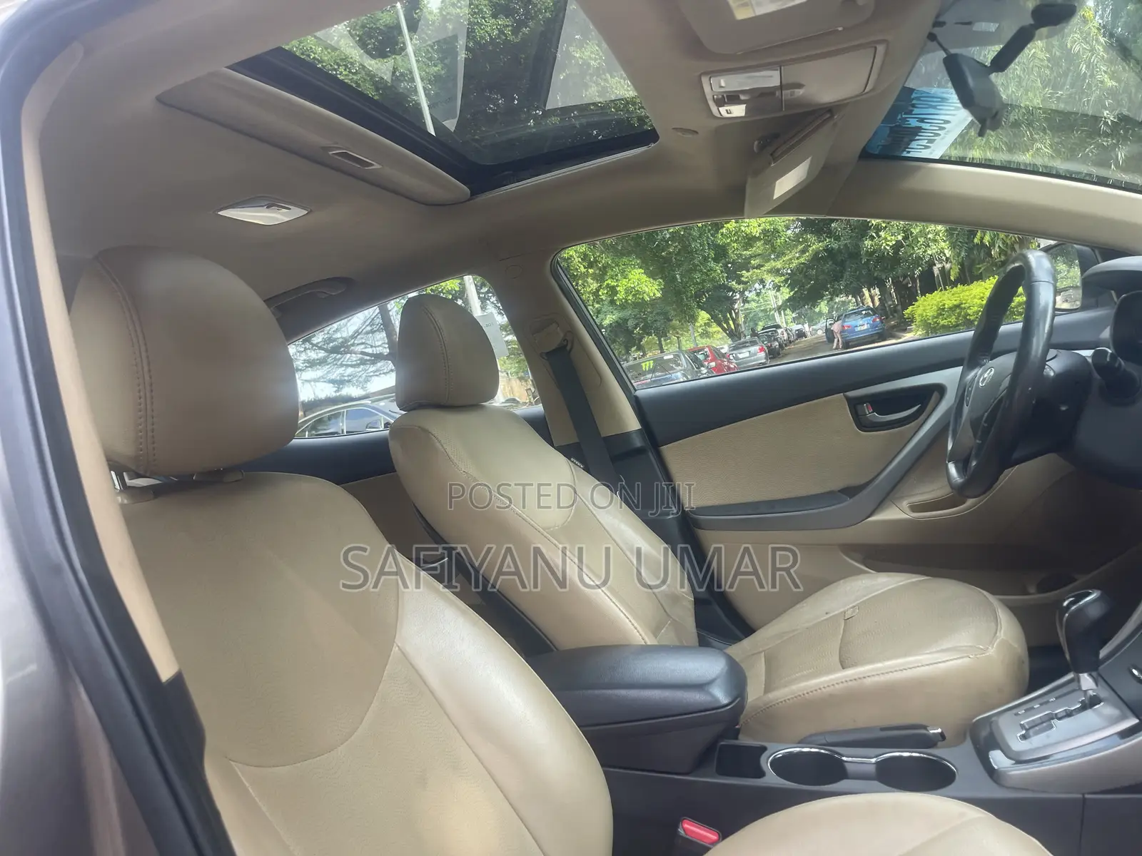 Hyundai Elantra 2012