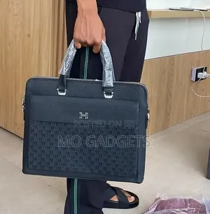 Executive Men's Designer Business Briefcase / Laptop Bag – Black/Brown