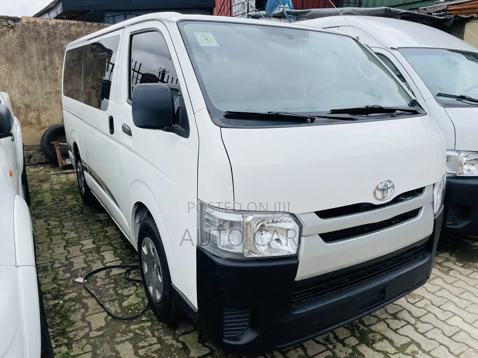 Toyota HiAce 2013 White