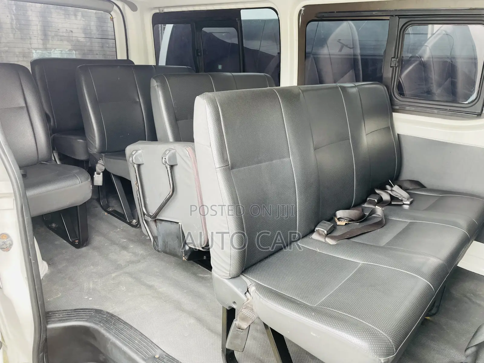 Toyota HiAce 2013 White