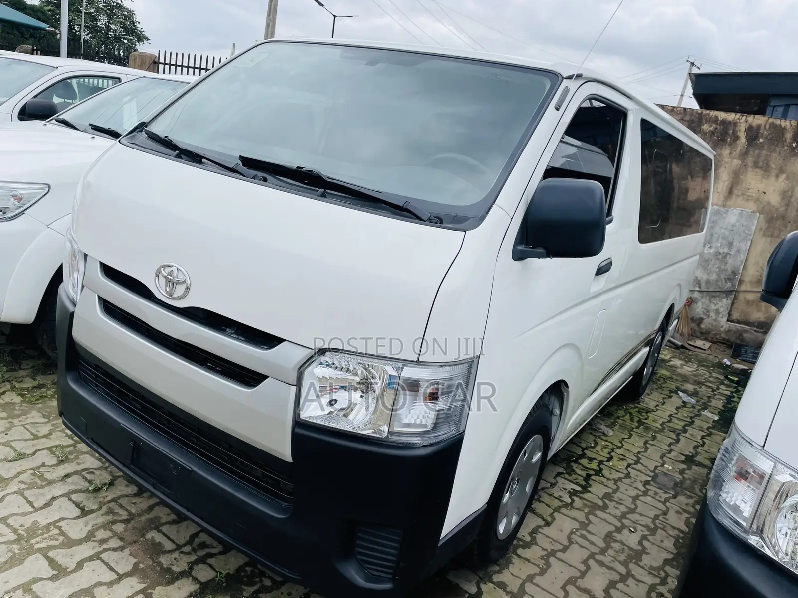 Toyota HiAce 2013 White