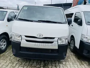 Toyota HiAce 2013 White