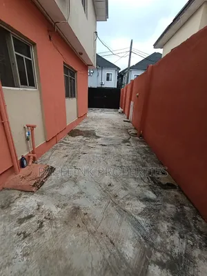 3bdrm Apartment in Iyana Ipaja for rent