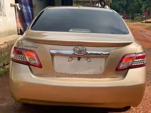 Toyota Camry 2010 Gold