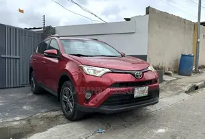 Toyota RAV4 XLE 4dr SUV (2.5L 4cyl 6A) 2014