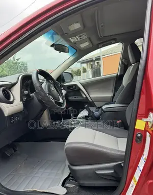Toyota RAV4 XLE 4dr SUV (2.5L 4cyl 6A) 2014