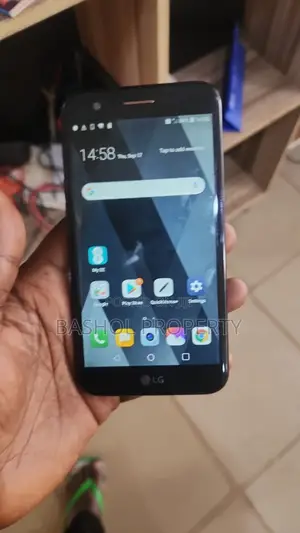LG K10 16 GB Black