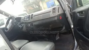 Toyota HiAce 2010 Grey