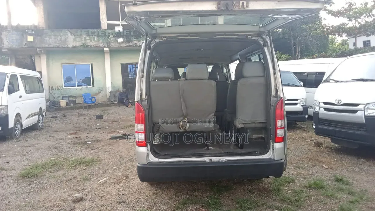 Toyota HiAce 2010 Grey