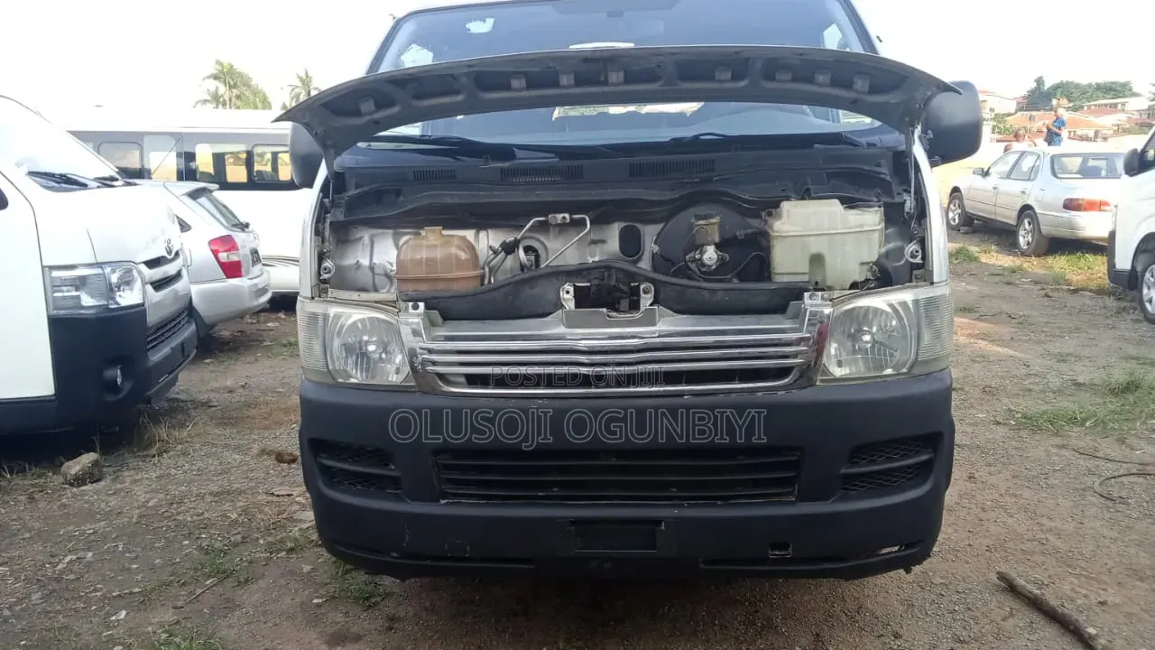 Toyota HiAce 2010 Grey