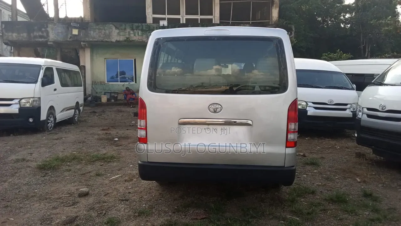 Toyota HiAce 2010 Grey
