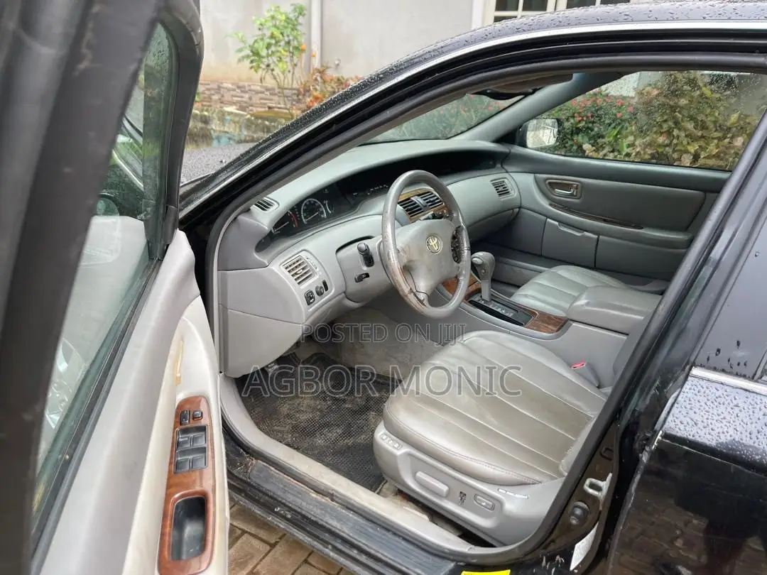 Toyota Avalon 3.0 2000 Black