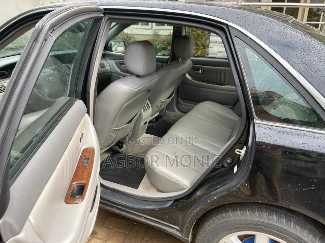 Toyota Avalon 3.0 2000 Black