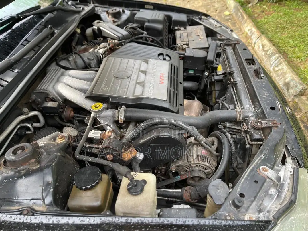 Toyota Avalon 3.0 2000 Black