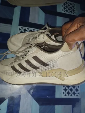 Sneakers-Shoe