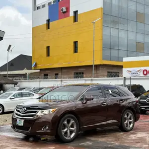 Toyota Venza XLE 2010 Brown