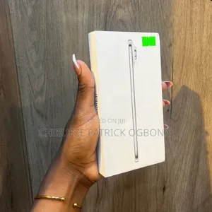 New Apple iPhone Air 256 GB Silver
