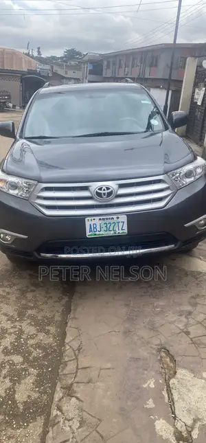 Toyota Highlander Limited 3.5l 4WD 2013 Gray