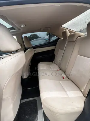 Toyota Corolla LE Premium 4dr Sedan (1.8L 4cyl CVT) 2015 White
