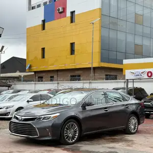 Toyota Avalon Limited Sedan FWD (3.5L 6cyl 6A) 2017 Gray