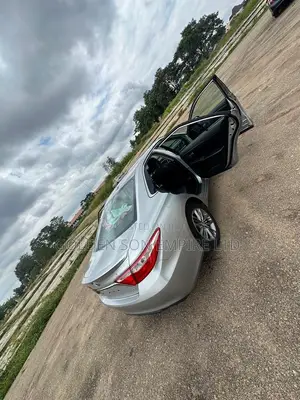 Toyota Camry SE 4dr Sedan (2.5L 4cyl 6A) 2016 Silver