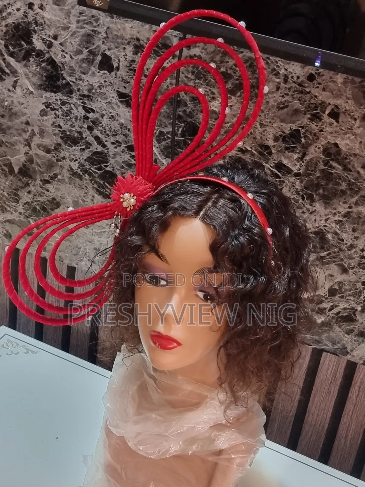 Red Ring Fascinator