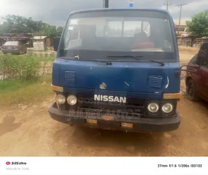 Nissan Cabstar 1999 Blue