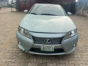 Lexus ES 2013 Blue