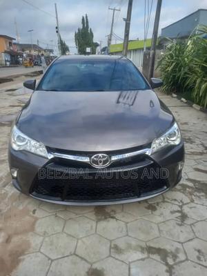 Toyota Camry SE 4dr Sedan (2.5L 4cyl 6A) 2016 Gray