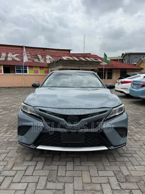 Toyota Camry 2019 Blue