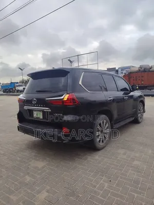 Lexus LX 2017 Black