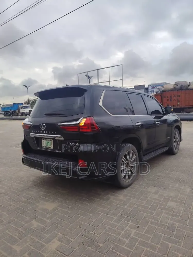 Lexus LX 2017 Black