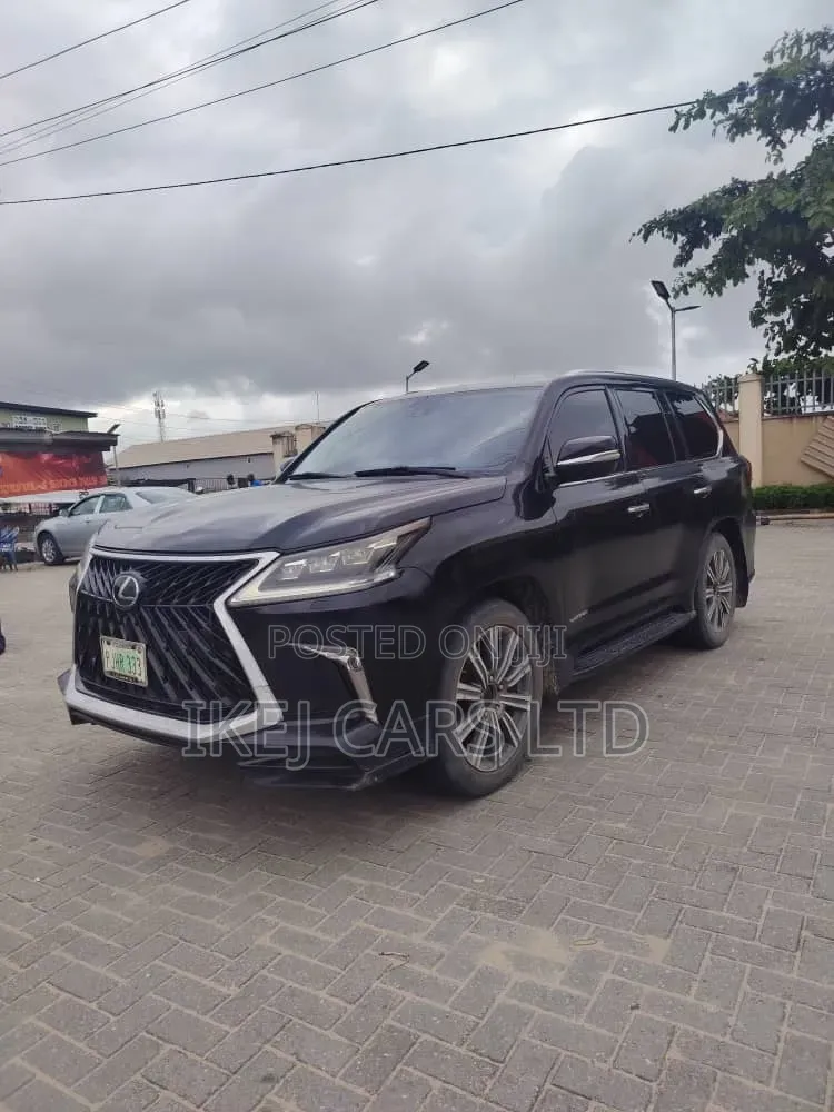 Lexus LX 2017 Black