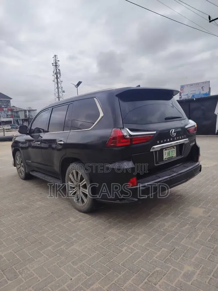 Lexus LX 2017 Black