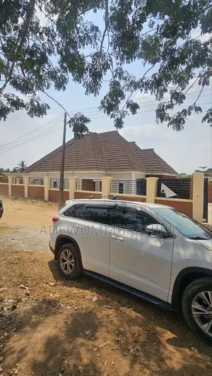 3bdrm Bungalow in 5 Min Walk To Tiger, Ibadan for sale
