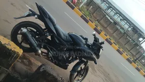 Bajaj Pulsar 220 F 2016 Black