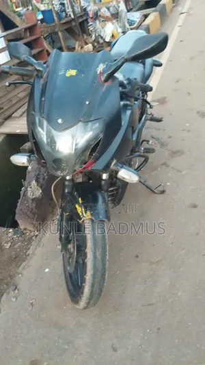 Bajaj Pulsar 220 F 2016 Black