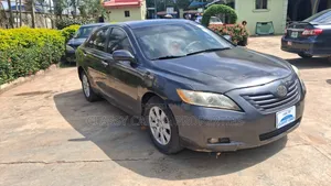 Toyota Camry XLE V6 4dr Sedan (3.5L 6cyl 6AM) 2009 Gray
